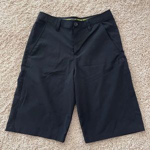 Under Armour Boys Size YL-Black golf match shorts